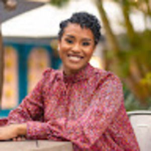 Meet your Posher, Alexandra strachan